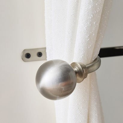 Ball Hold Back Satin