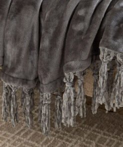 Lavish Plush Throw - 130x180 cm
