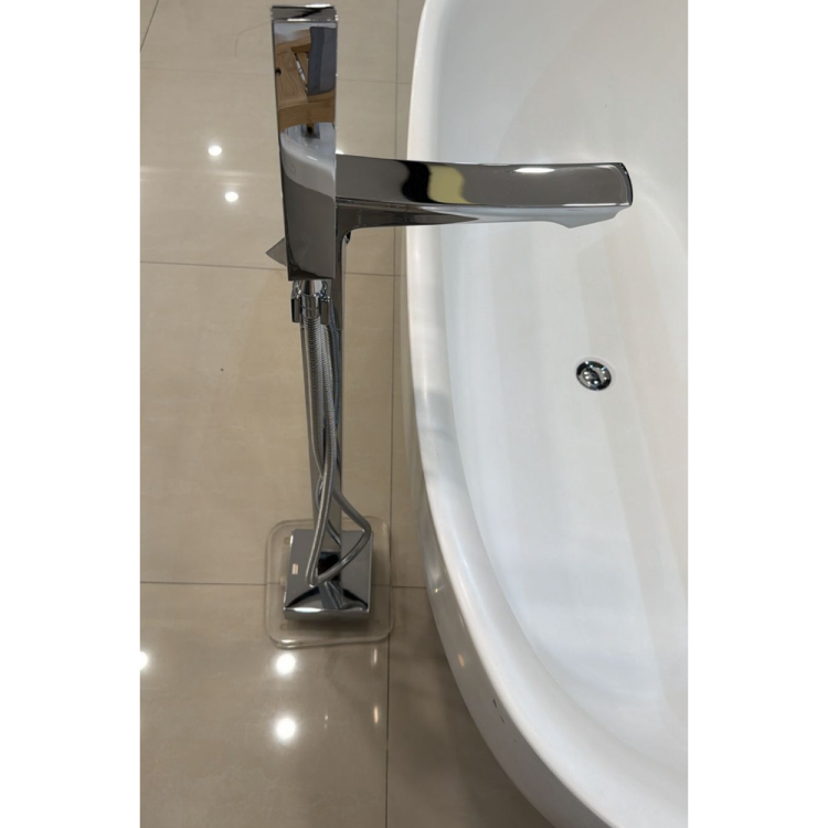 Freestanding chrome bathtub faucet 94cm height - Image 2