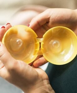 Medela 2 Pieces Contact Nipple Shields Small - Assist With Latching, Protective Barrier Made From Soft Silicone - Packaging May Vary - Image 4